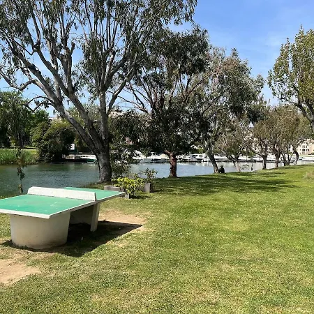 Rez De Jardin - Piscine - Parking *
