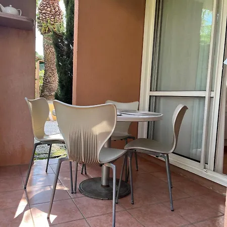 Rez De Jardin - Piscine - Parking Apartman *
